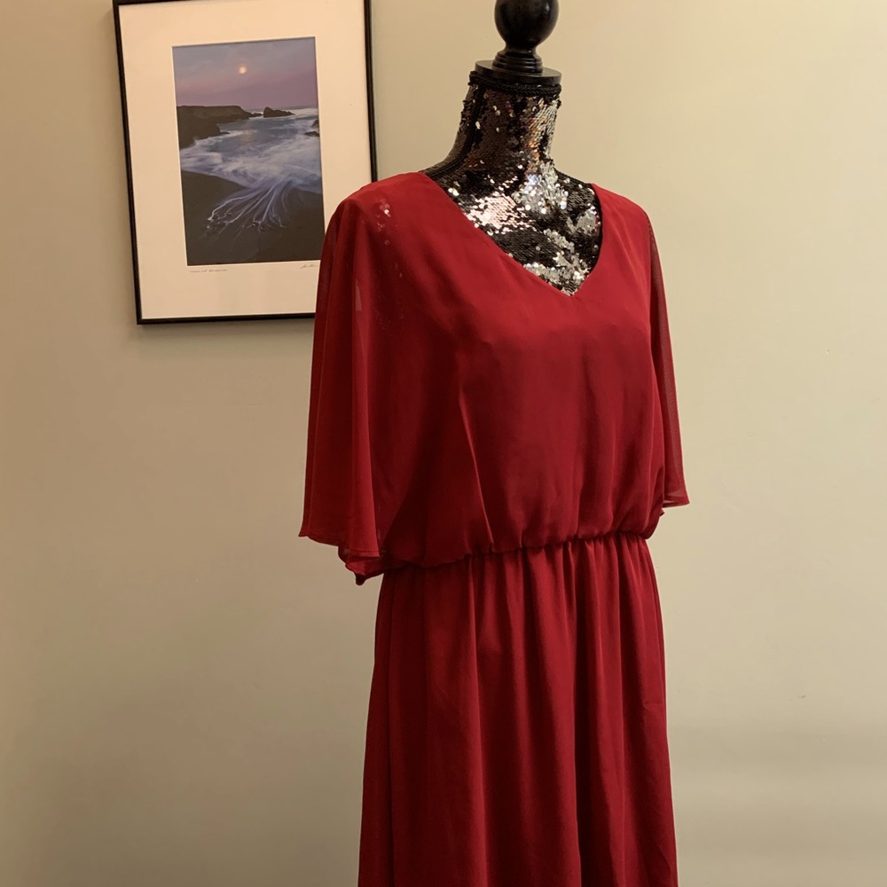 NWT Charming Charlie Maroon Dress! Size XL , never worn . Elastic waist, lined